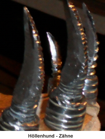 H�llenhund Z�hne m